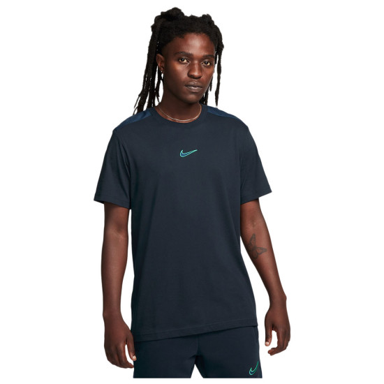 Nike Ανδρική κοντομάνικη μπλούζα Sportswear Swoosh Graphic Tee Nike Ανδρική κοντομάνικη μπλούζα Sportswear Swoosh Graphic Tee